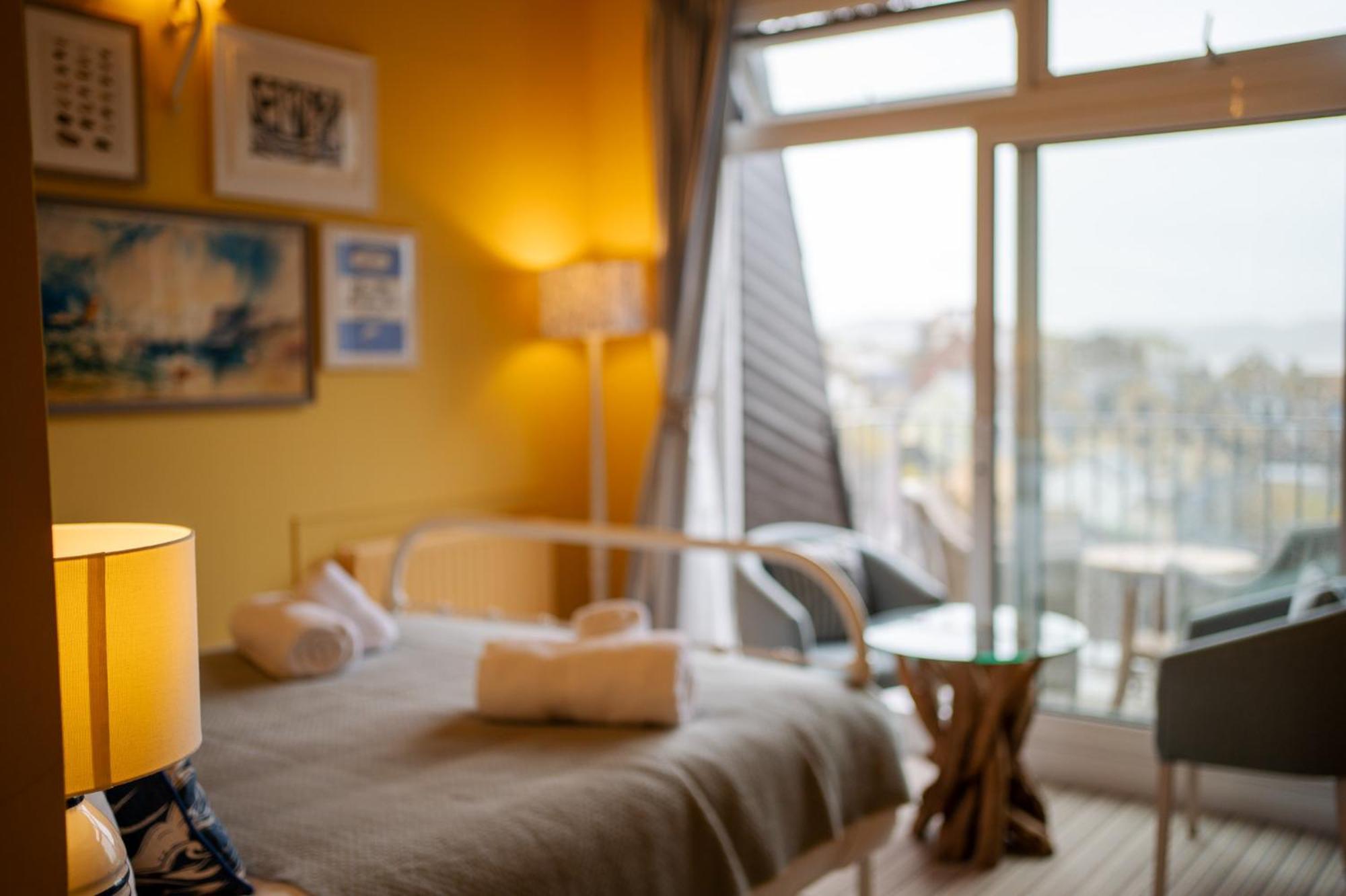The Royal Lion Hotel Lyme Regis Rom bilde