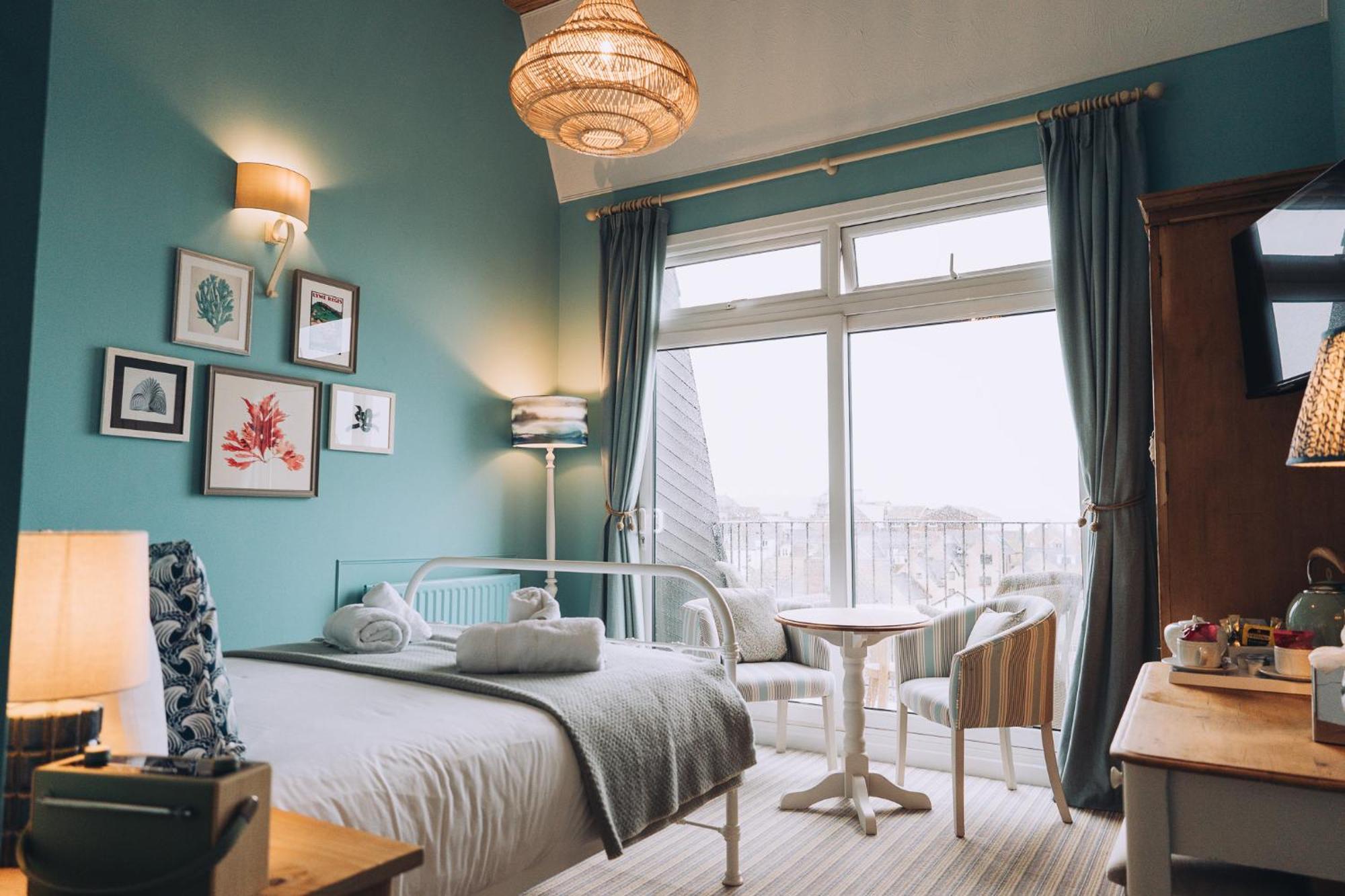 The Royal Lion Hotel Lyme Regis Rom bilde