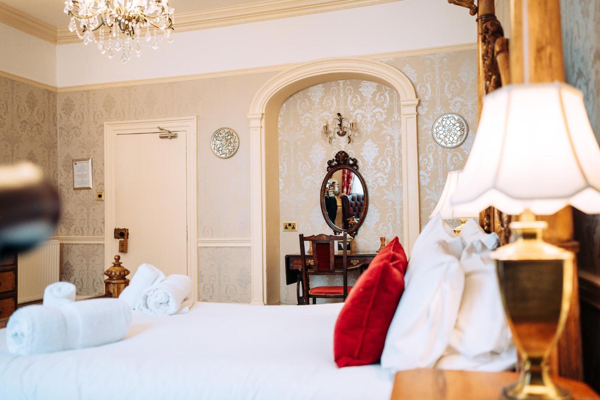 The Royal Lion Hotel Lyme Regis Rom bilde